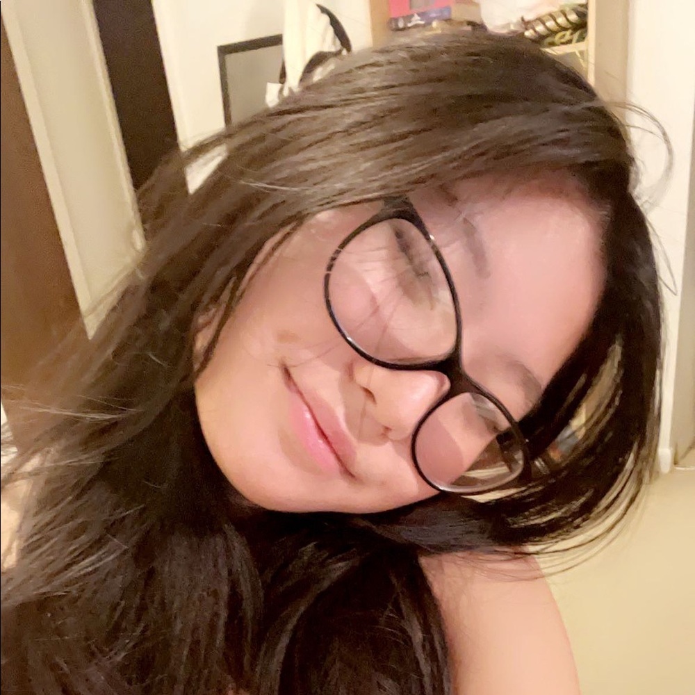 Meet your Posher, Hannah